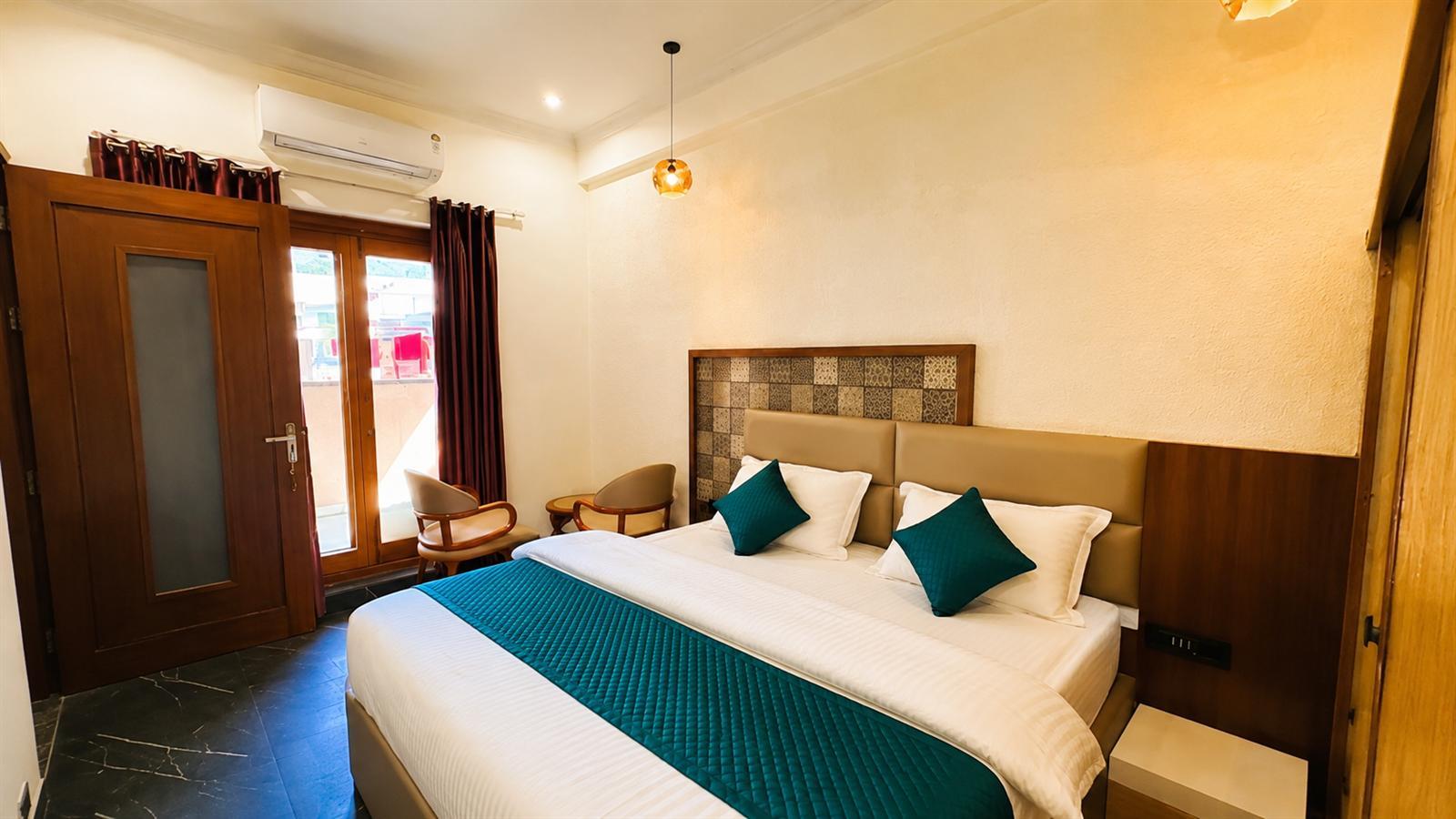 Private Deluxe Room View 4