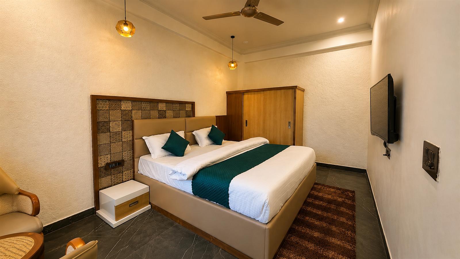 Private Deluxe Room View 5