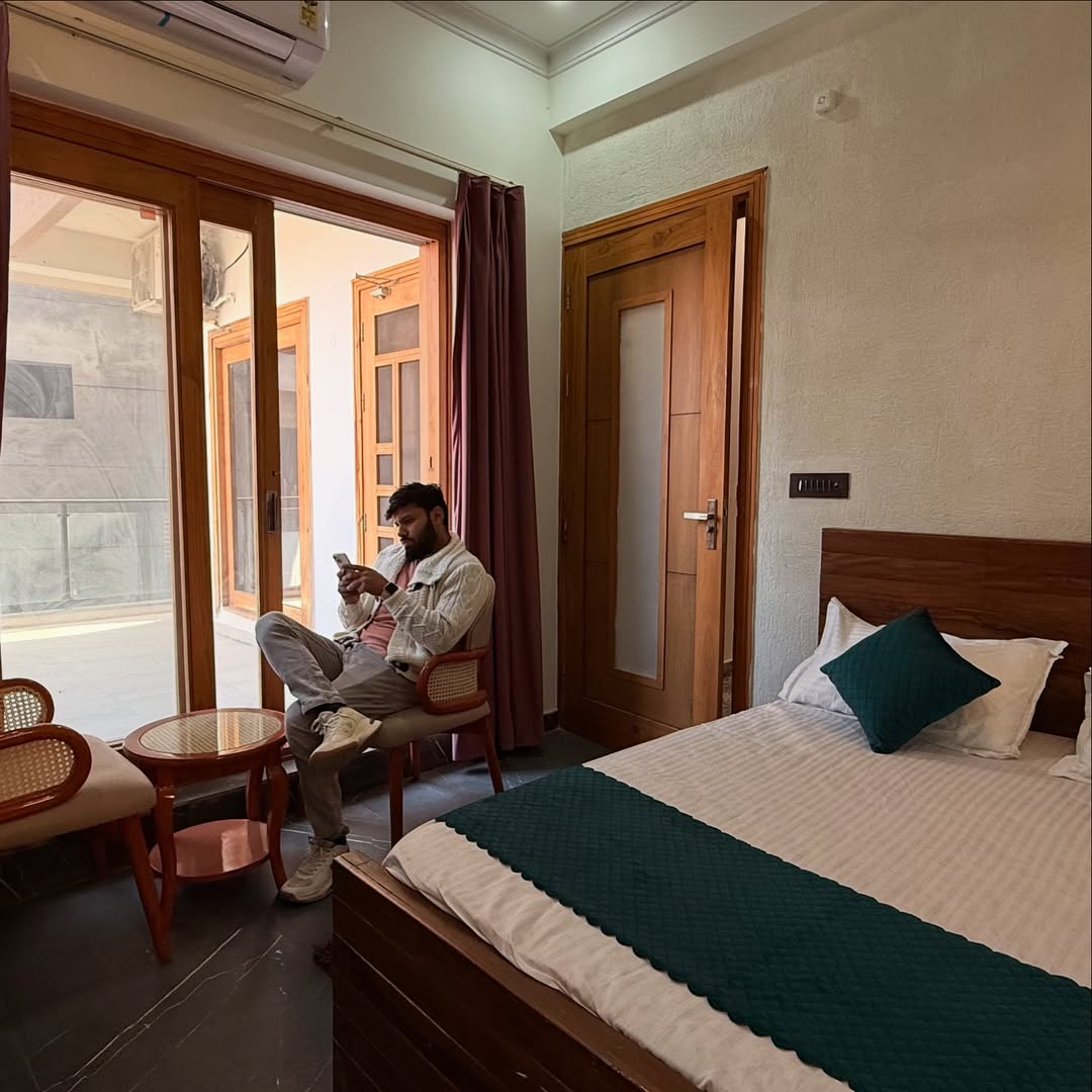 Private Deluxe Room View 9