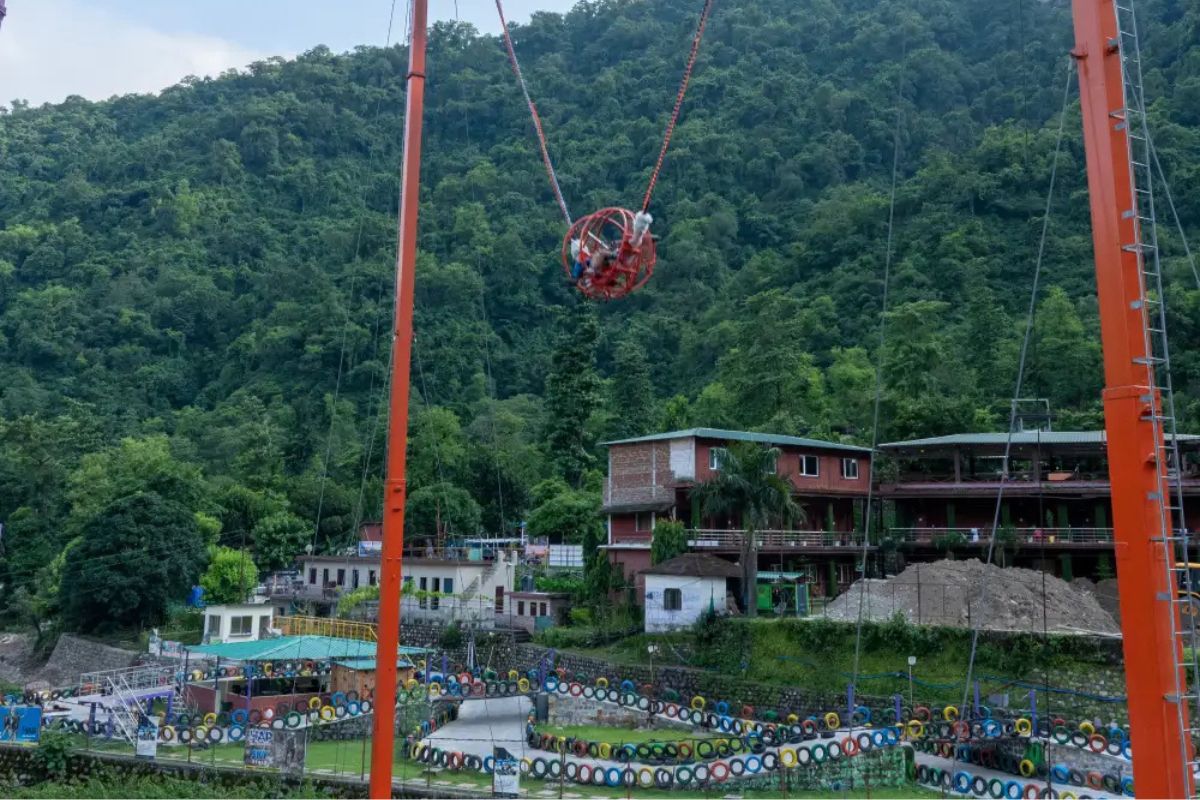 Giant swing launch