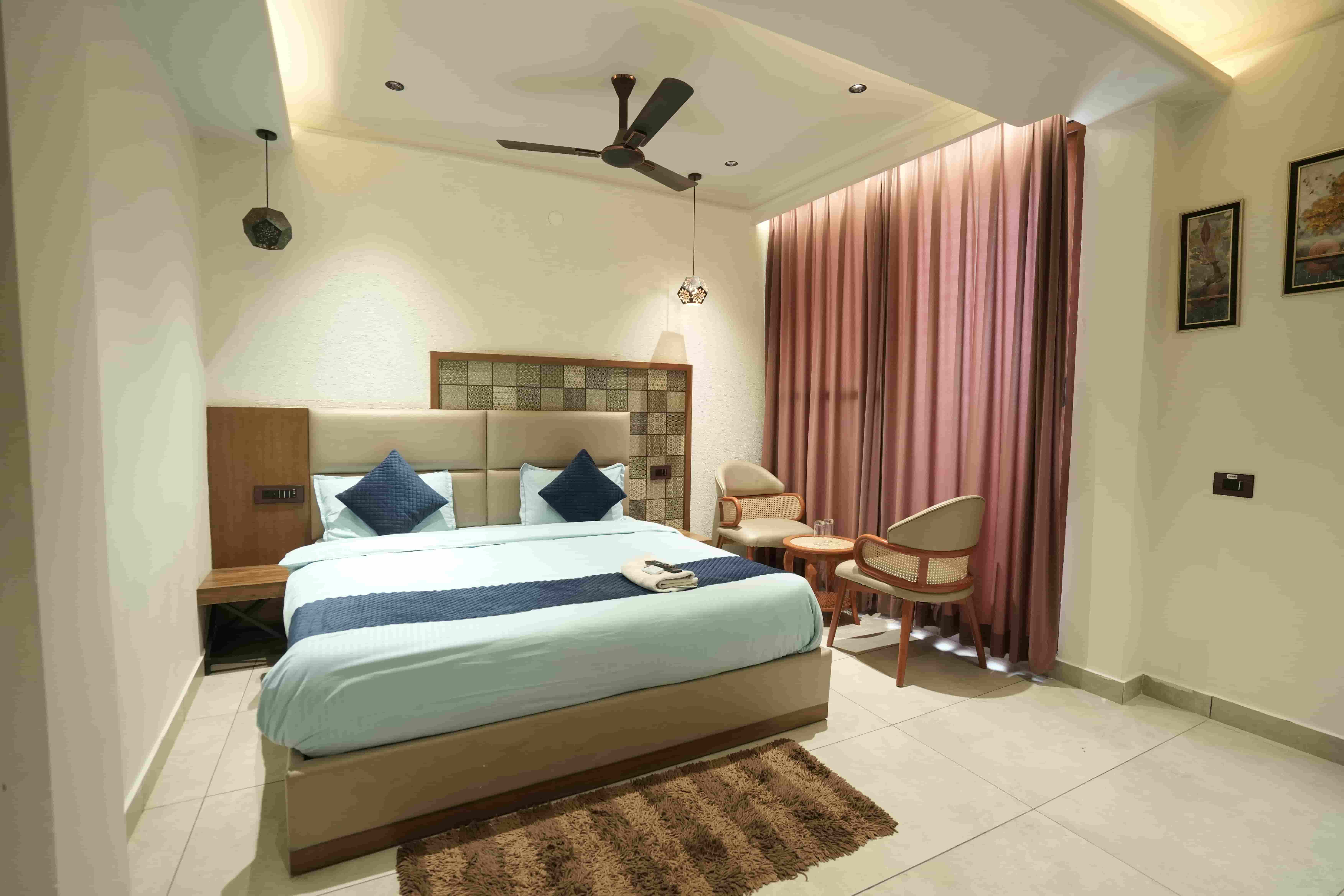 Elegant Decor