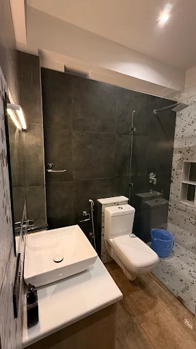 Triple Room Washroom